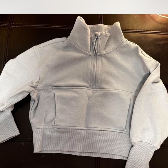 Old Navy Kids Set in Light Gray - Picture 4 of 5